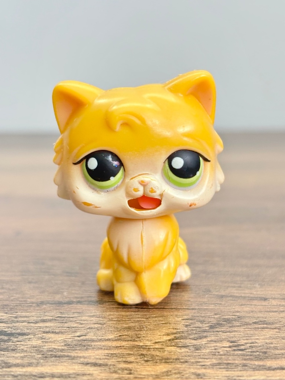 Littlest Pets Shop LPS Magic Motion Yellow Cat Tongue Out Toy Figure Authentic